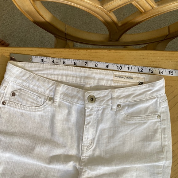 le Chateau White Jeans size 28 - Picture 3 of 8